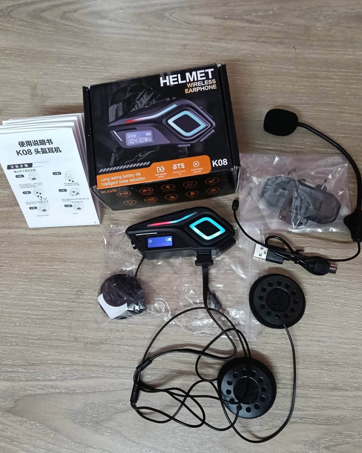 Kit Mains Libres Bluetooth Pour Casque Moto : Appels, Musique, GPS, etc Sans Lâcher le Guidon
